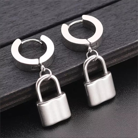 ✨✨NEW✨Huggie padlock Earrings✨ - Picture 2 of 2